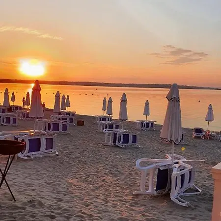 Eve Santa Marina - Sea, Pools, Relax شقة