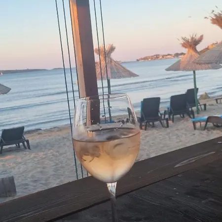 Eve Santa Marina - Sea, Pools, Relax شقة *