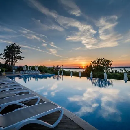 Eve Santa Marina - Sea, Pools, Relax 索佐波尔
